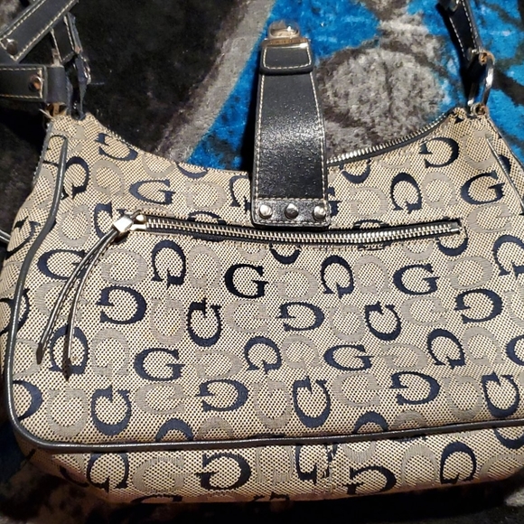 Guess G print purse  👜 - Picture 5 of 5